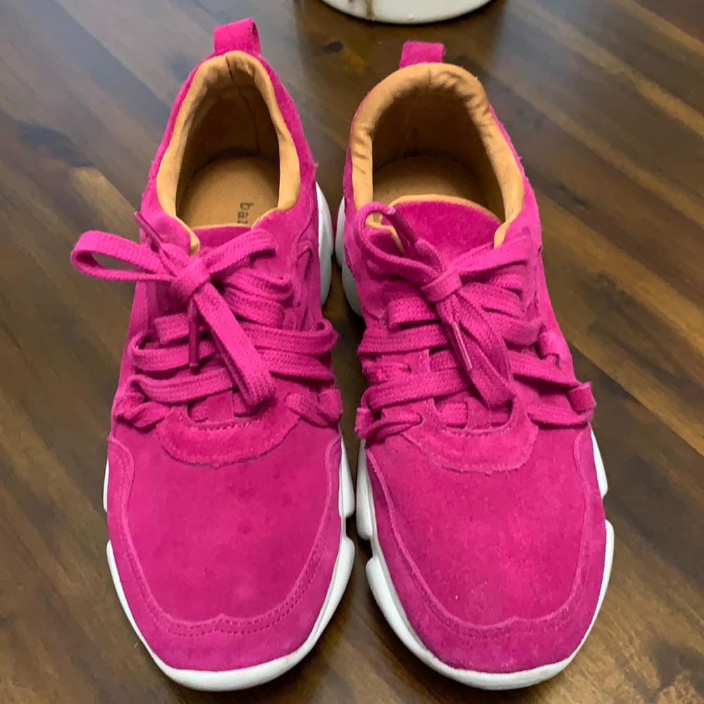 Like new Pink Sneakers